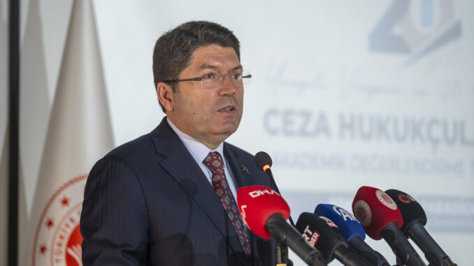 yilmaz-tunc-turkiye-cumhuriyeti-demokratik-bir-hukuk-devletidir-j1Isljt8.jpg