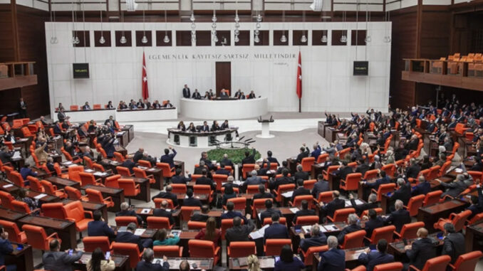 tbmmde-100u-askin-vekil-ve-personel-hastanelik-olmustu-salgina-rastlanmadi-RUtykbf9.jpg